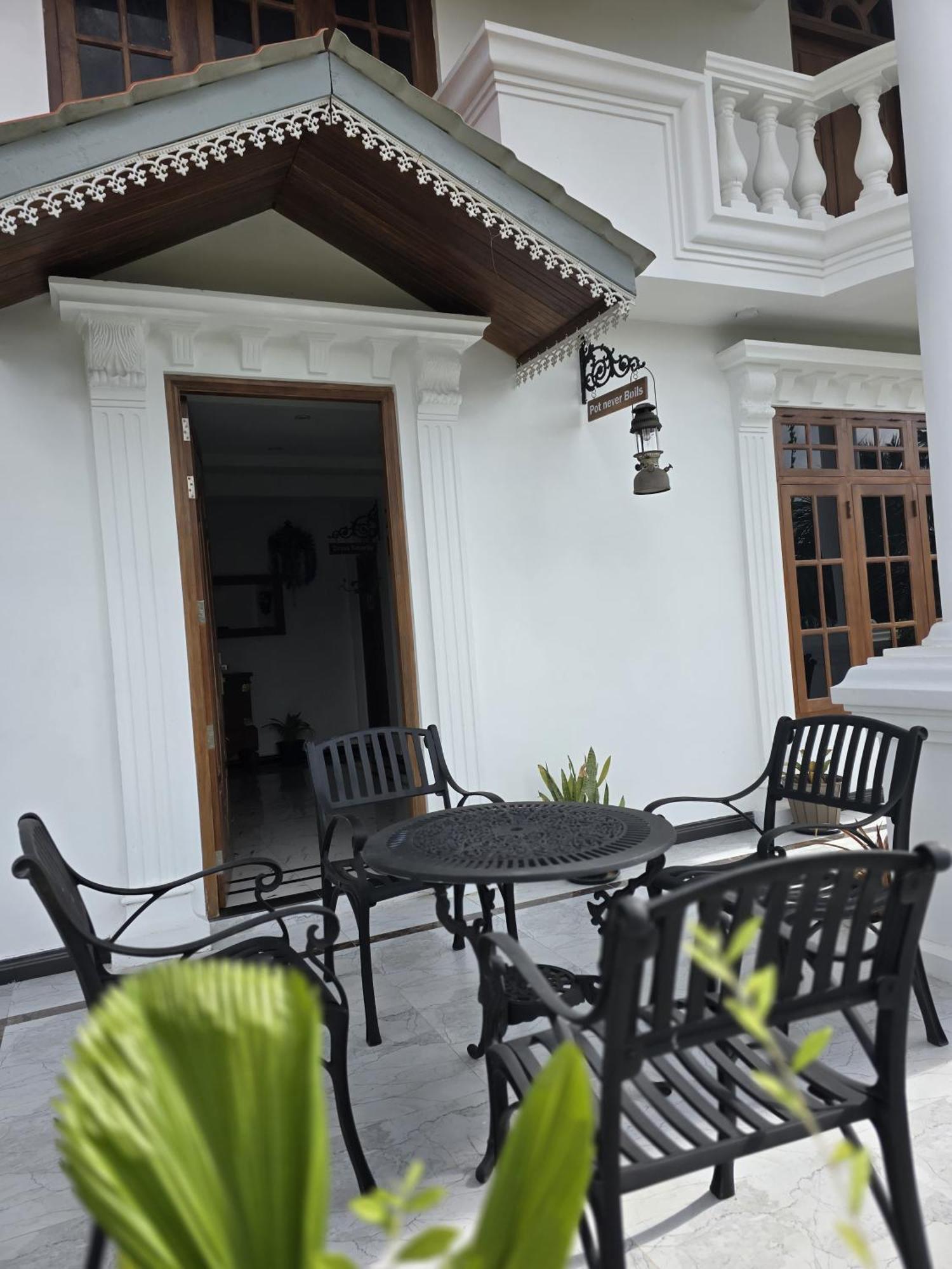 Munril Guest Apartment Джафна Екстериор снимка